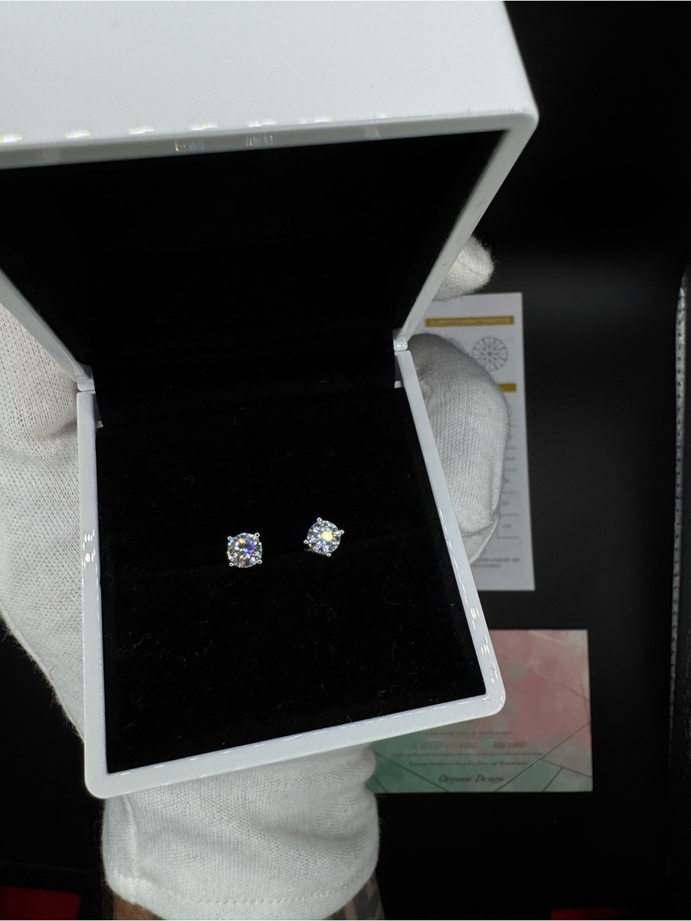 5mm STUD EARRINGS VVS MOISSANITE - White